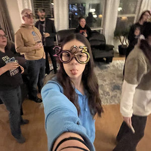 Meet your Posher, Yewaboo